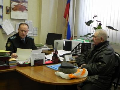 Николай Ромкин лично принял троих граждан